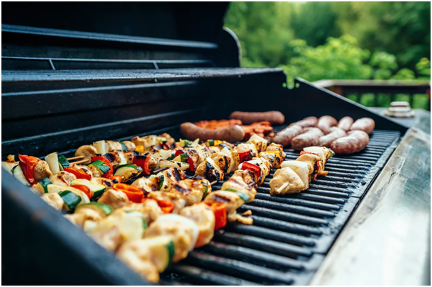 Při výběru zahradního grilu zvažte všechny aspekty